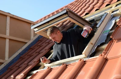 Pose de fenêtres de toit Velux au Vieux-Marché